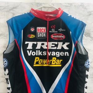 Trek men’s XL cycling sleeveless shirt.